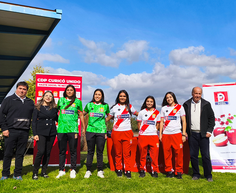 Dosal apoya el deporte curico unido femenino
